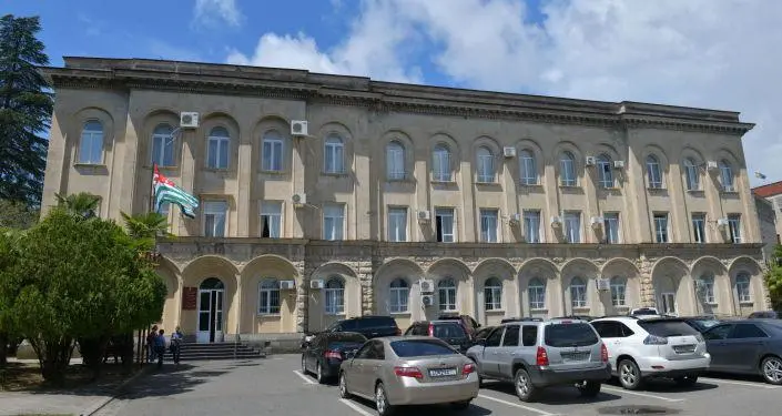 Абхазский бюджетный кризис: общество - против оппозиции