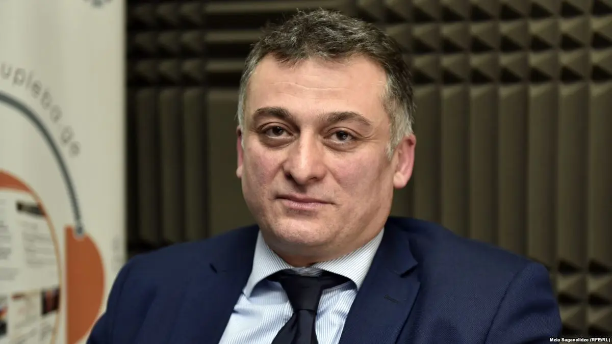 საქმე გვაქვს სახელმწიფო ინსტიტუტების ჩამოშლასთან